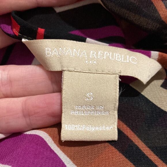 Banana Republic Women’s Sleeveless Front tie Blouse Diamond Print Small - Picture 4 of 4